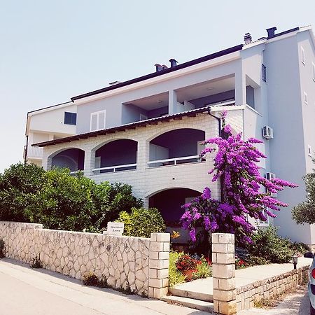 Apartments Luma 1 Hvar Town Exterior photo