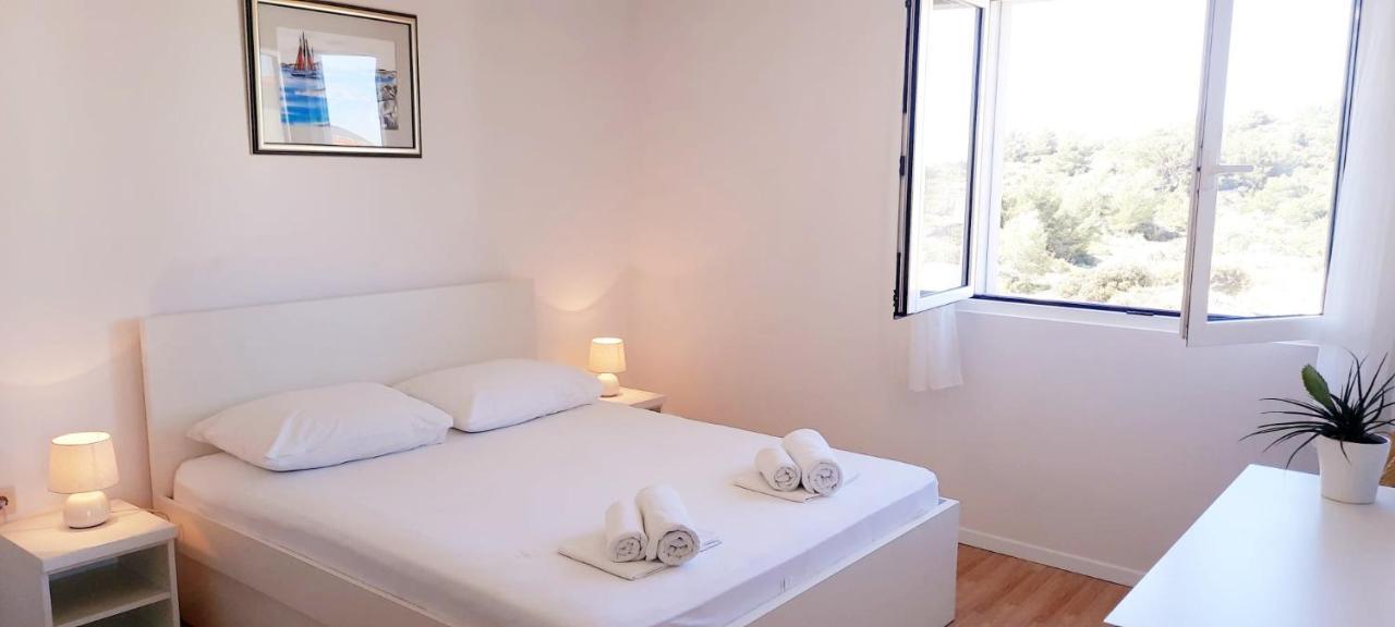 Apartments Luma 1 Hvar Town Exterior photo