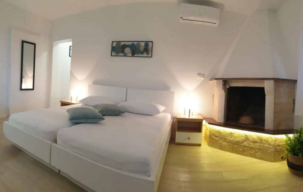 Apartments Luma 1 Hvar Town Exterior photo